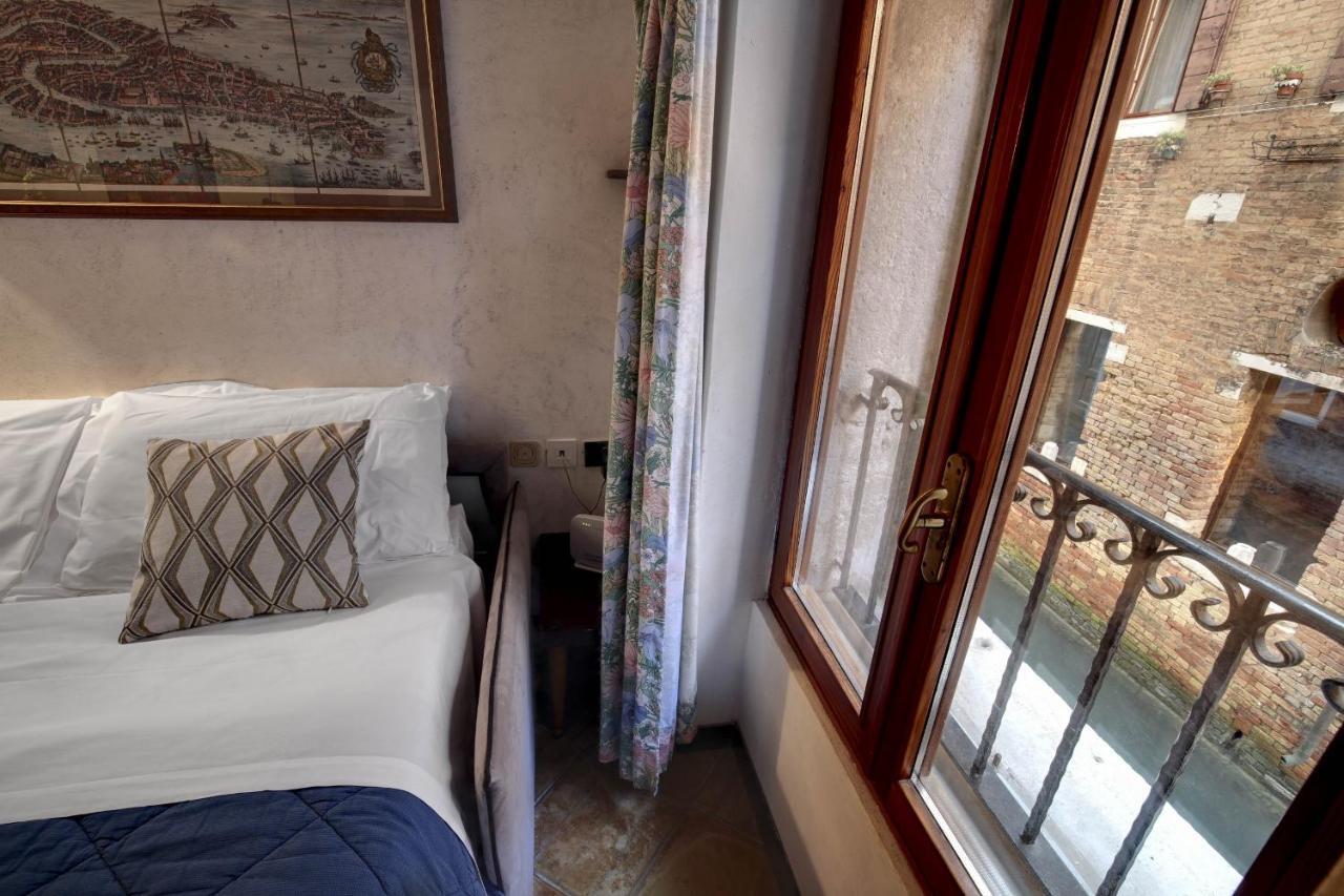 Canal View Suite In Rialto By Wonderful Italy เวนิส ภายนอก รูปภาพ