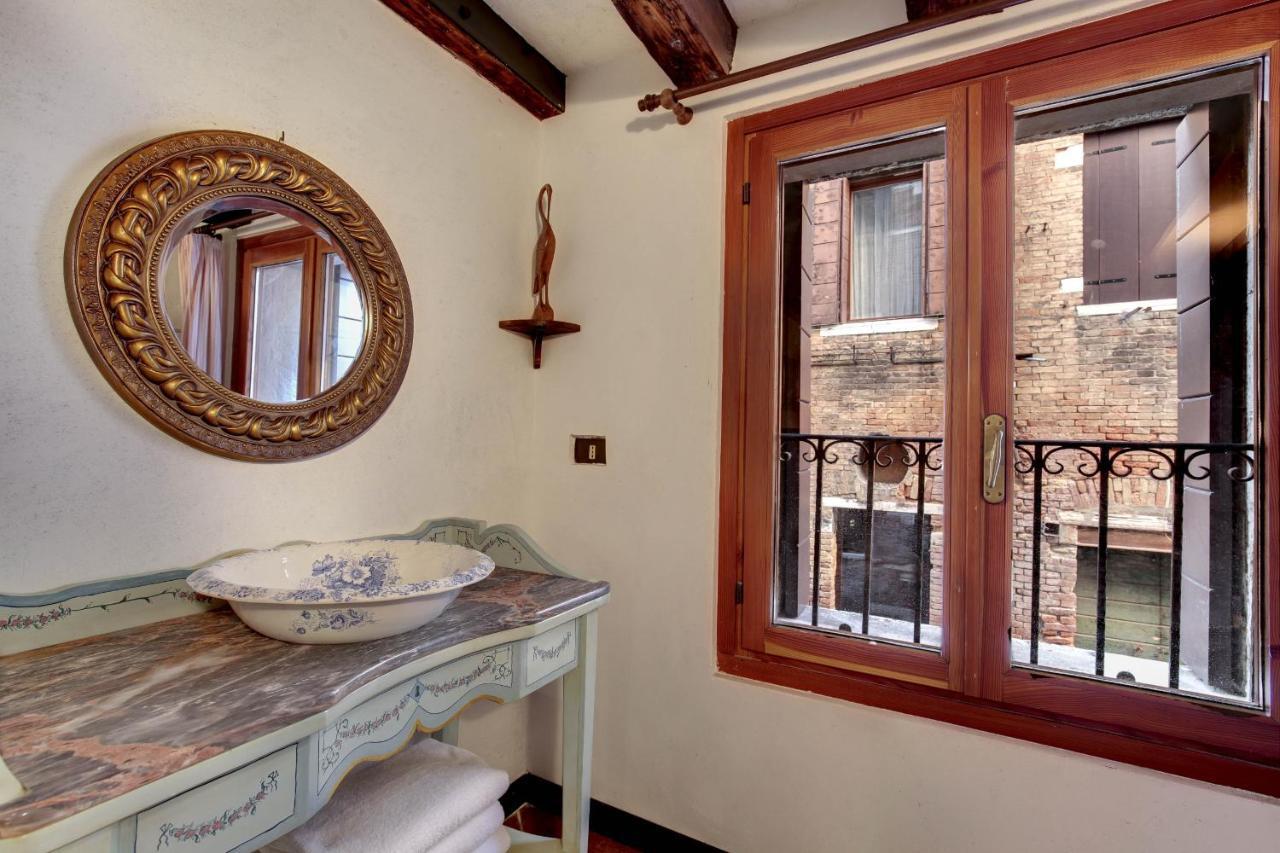 Canal View Suite In Rialto By Wonderful Italy เวนิส ภายนอก รูปภาพ